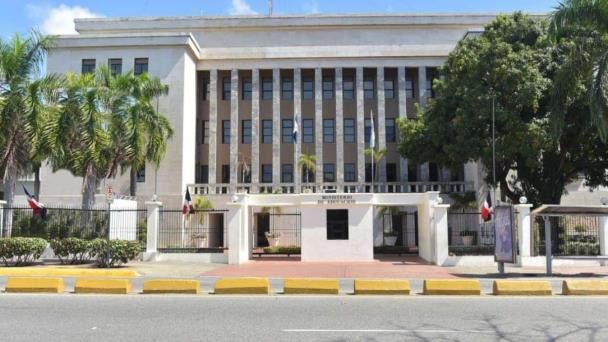 Ministerio de Educación niega que atente contra el proceso eleccionario de la ADP