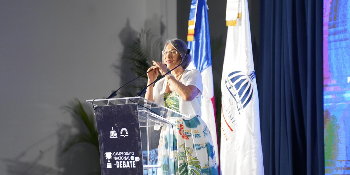 Minerd da apertura al Tercer Campeonato Nacional de Debates con la participación de 400 estudiantes del país