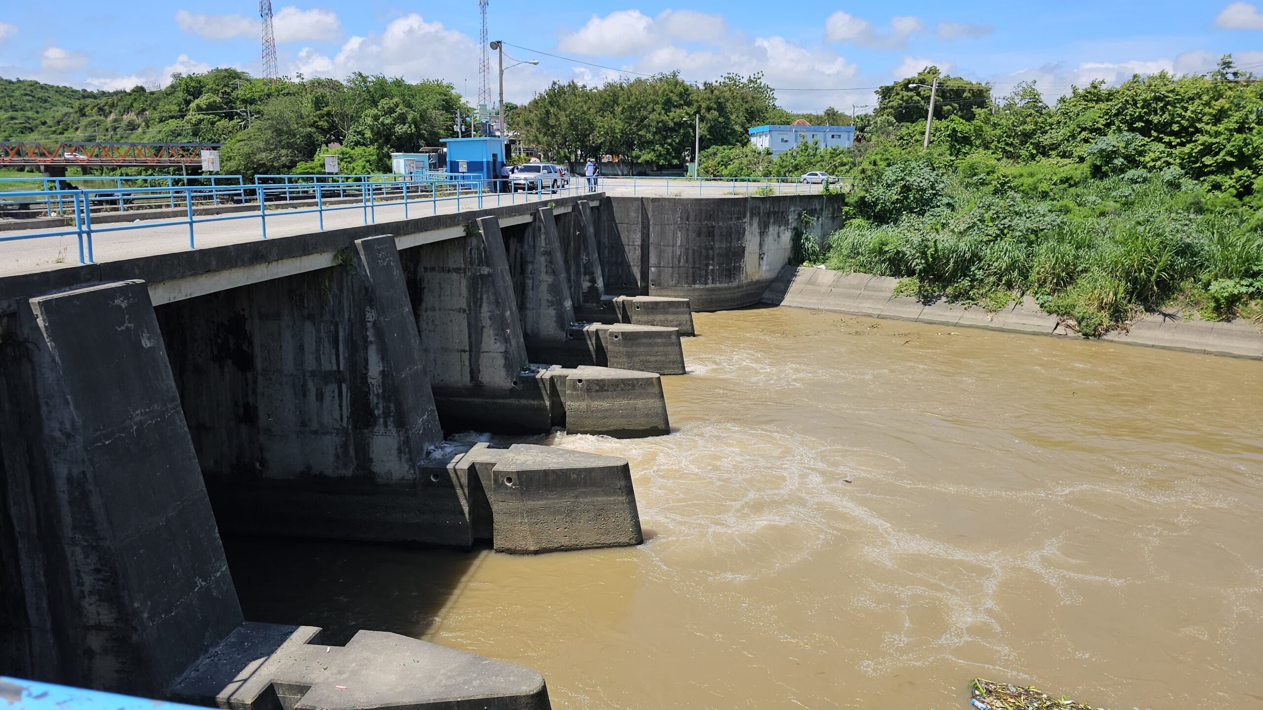 Lluvias afectan servicio de agua potable en Santiago