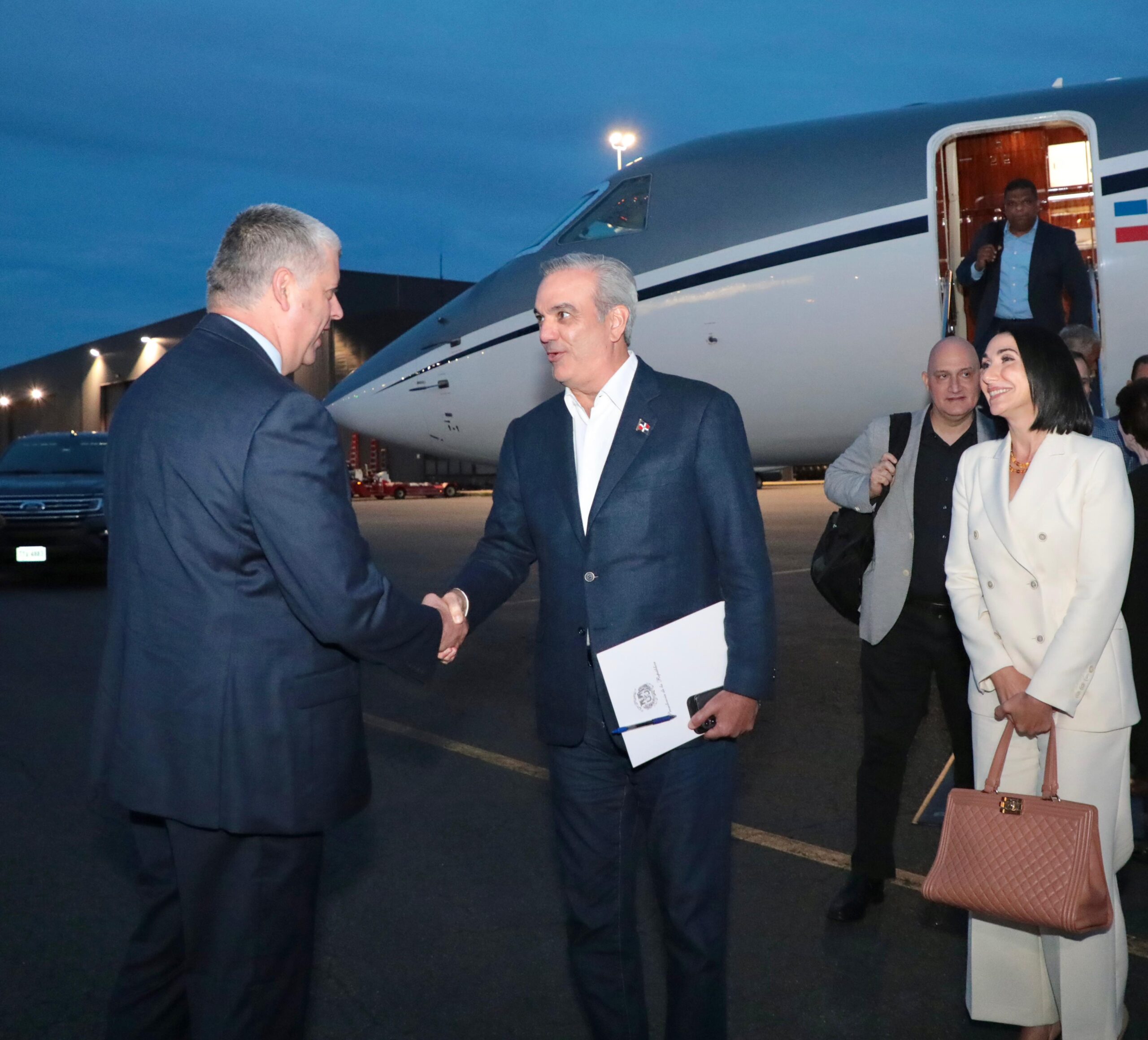 Presidente Abinader llega a Washington donde recibirá reconocimiento por su liderazgo en las Américas