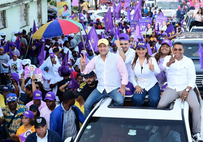 Abel ante multitud en San Cristóbal: «Salgan a votar por un futuro seguro»