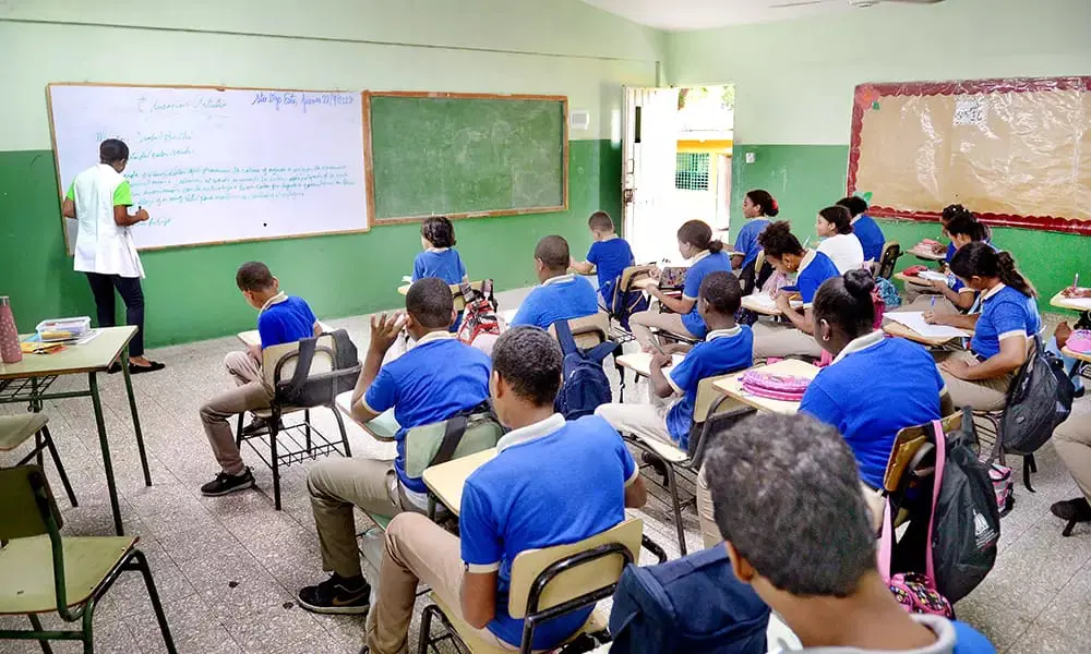 Ministro Ángel Hernández: “Promedio de asistencia escolar en todos los niveles educativos fue de 94.41 %”