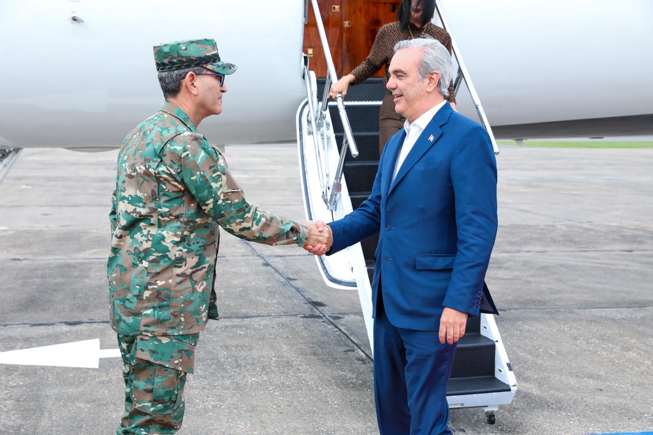 Presidente Abinader regresa al país tras su viaje oficial a Europa