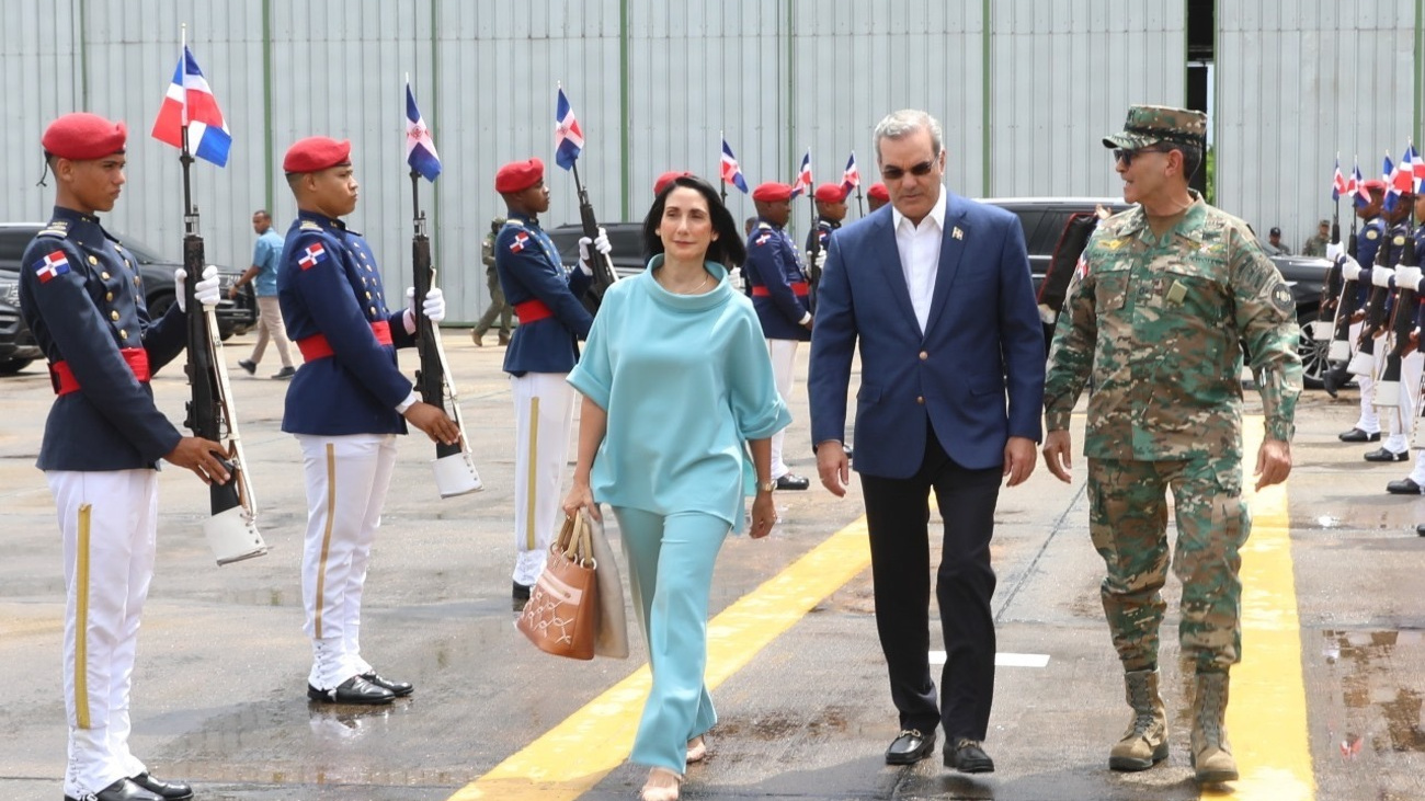 Presidente Abinader sale hacia Panamá para la toma de posesión del mandatario electo, José Raúl Mulino