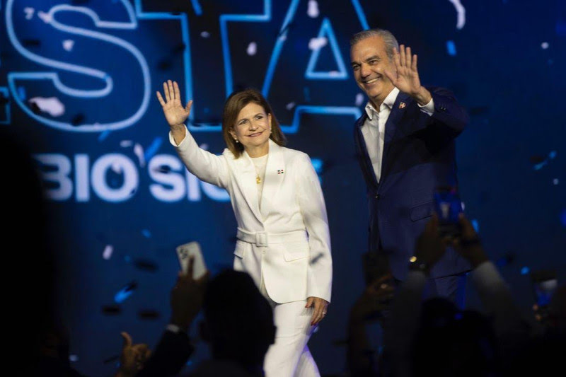 Juramentación del presidente Abinader y Raquel Peña será en el Teatro Nacional