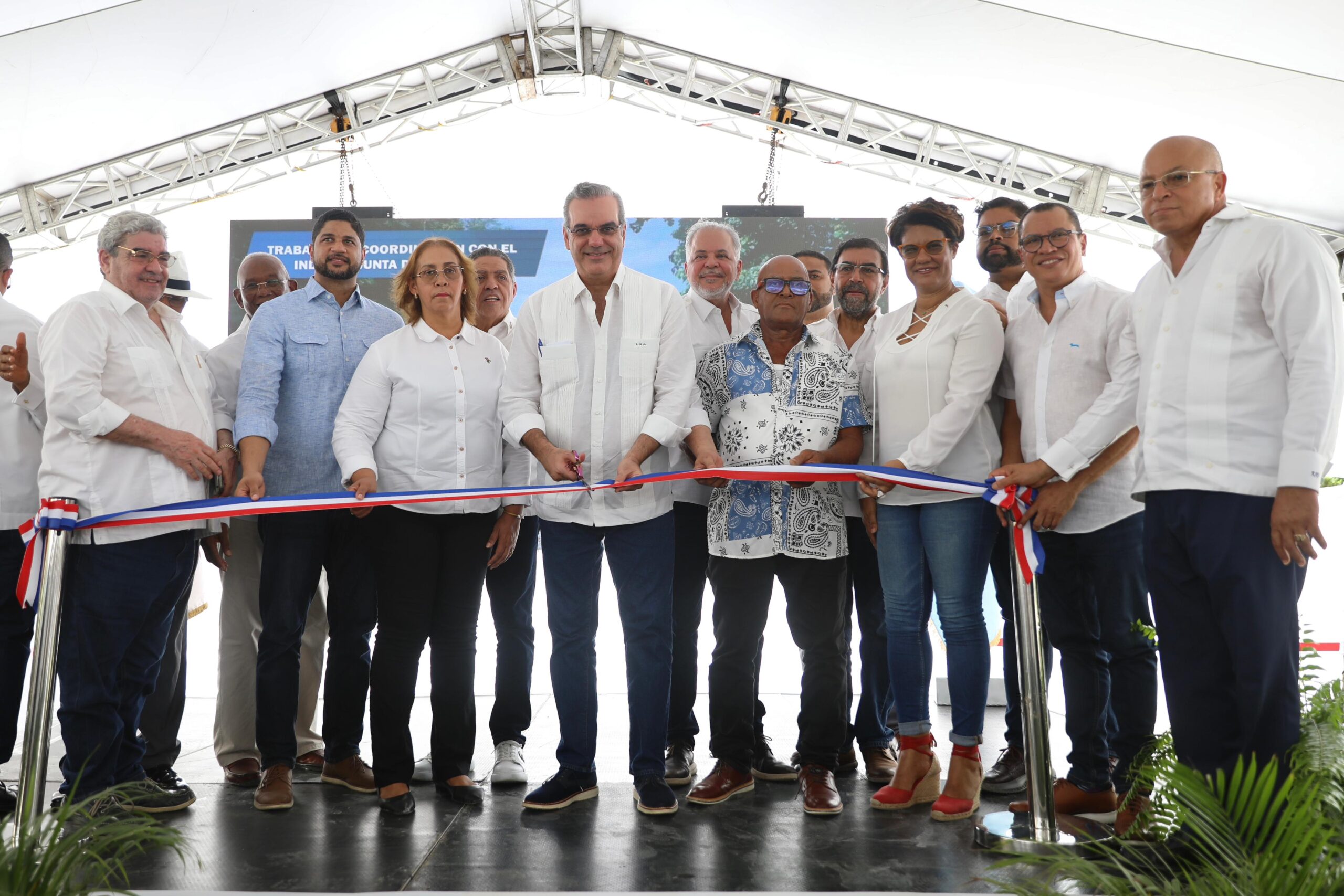 Presidente Abinader inaugura Centro Tecnológico JFPG en Haina y deja iniciado trabajos de construcción del hospital traumatológico de San Cristóbal