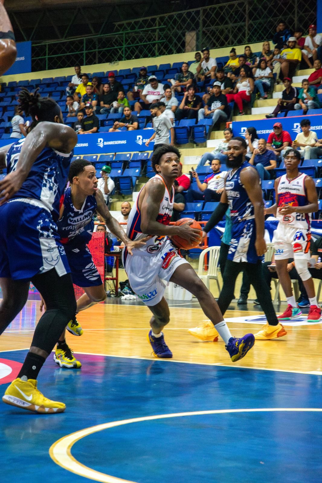 Reales siguen racha ganadora en segunda fase Super Liga LNB