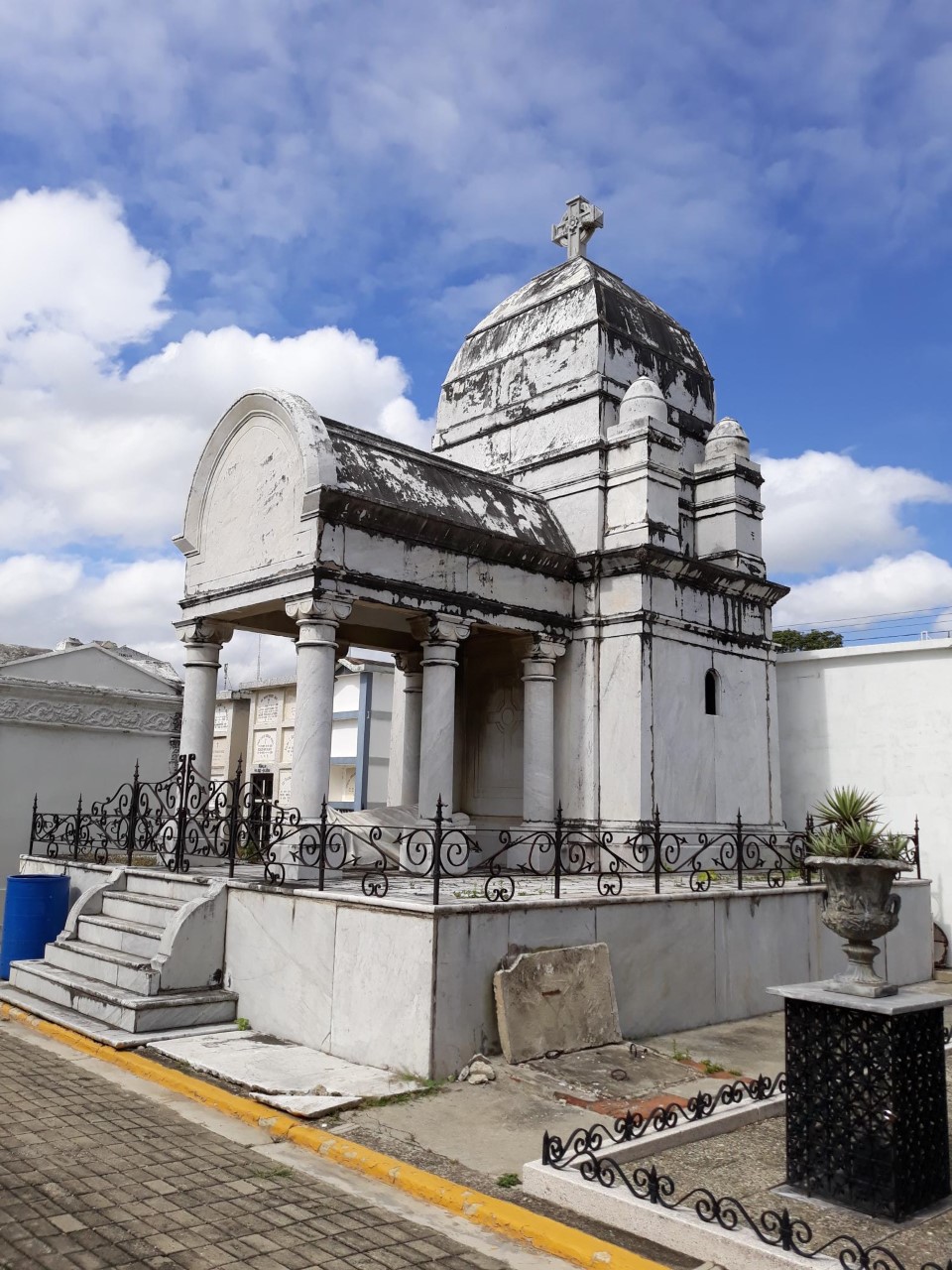 Declaran como “Patrimonio Cultural y Museo a Cielo Abierto” el Cementerio 30 de Marzo en Santiago