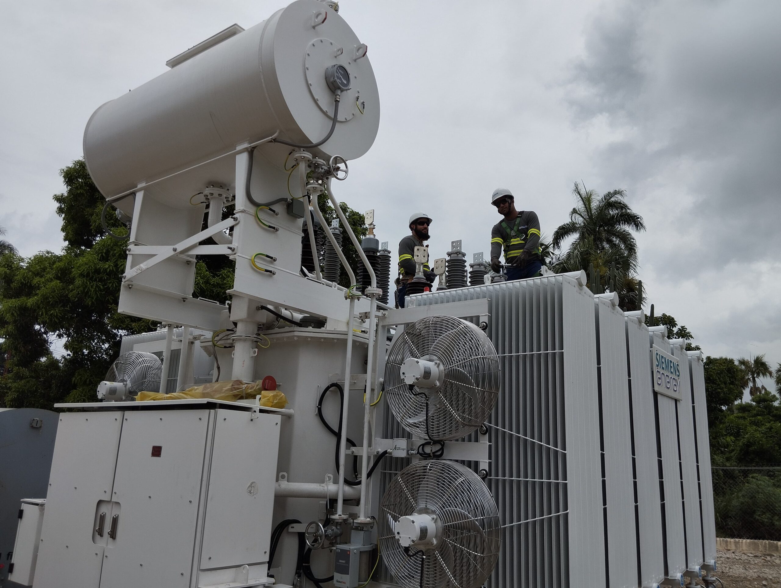 Edenorte realiza cambios de transformadores de potencia para asegurar la calidad en el servicio de suministro de energía eléctrica