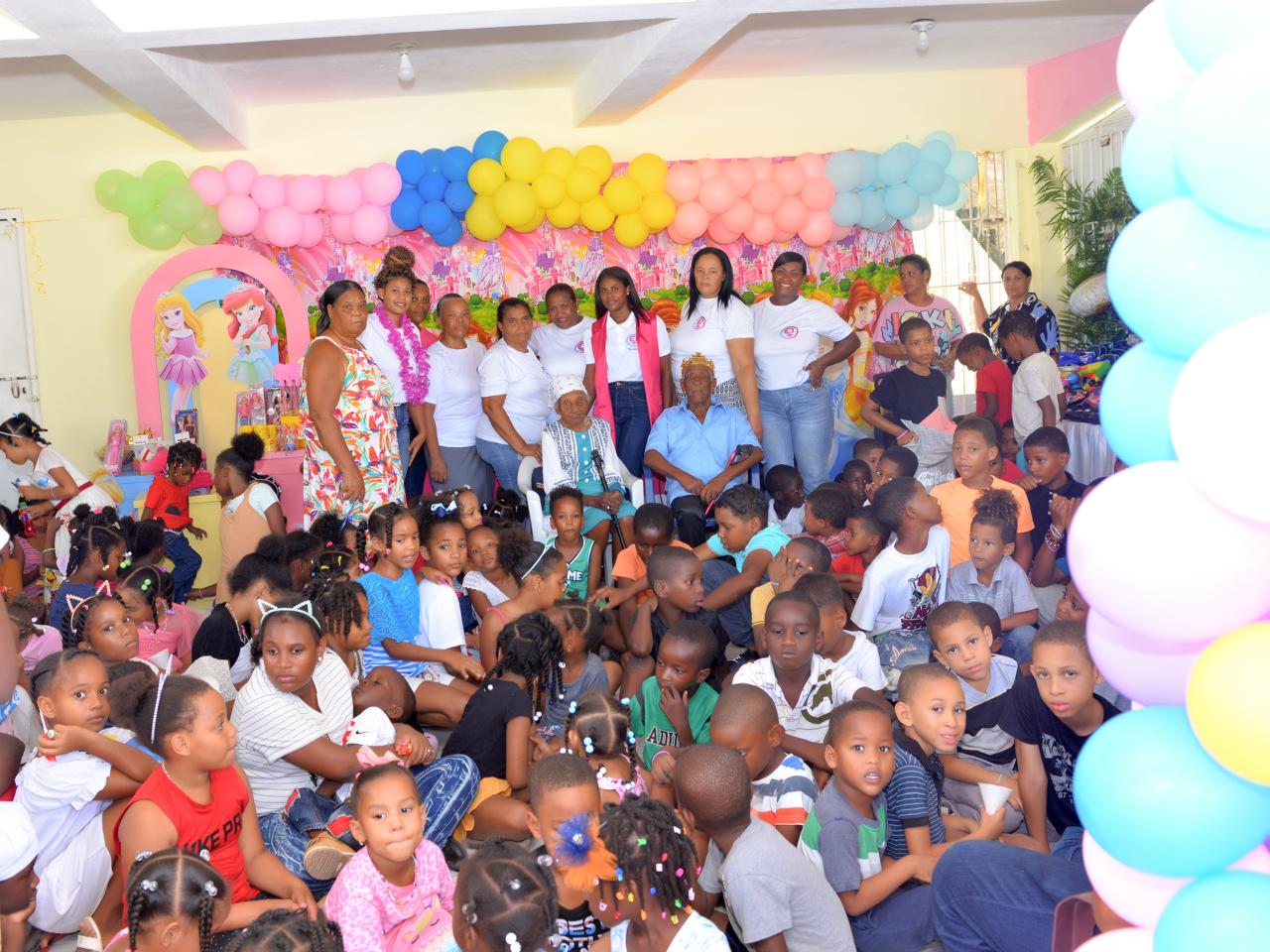 Damas Empoderadas de La China II de Hato Mayor enfatizan importancia de la educación para niños