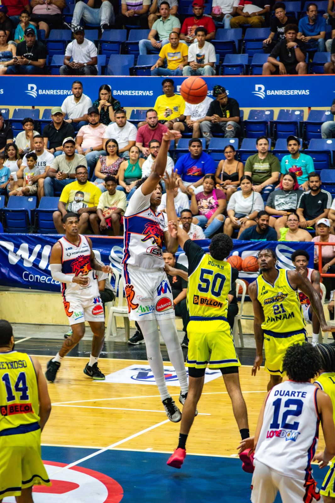 Reales cierran fase regular con victoria ante Metros Super Liga LNB