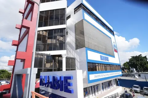 INABIE insta a comercios abstenerse de vender mercancía con logo institucional