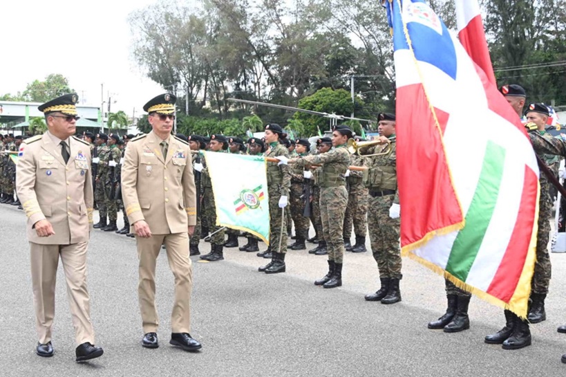 Ministro de Defensa posesiona nuevos comandantes generales del Ejército y la Fuerza Aérea de RD