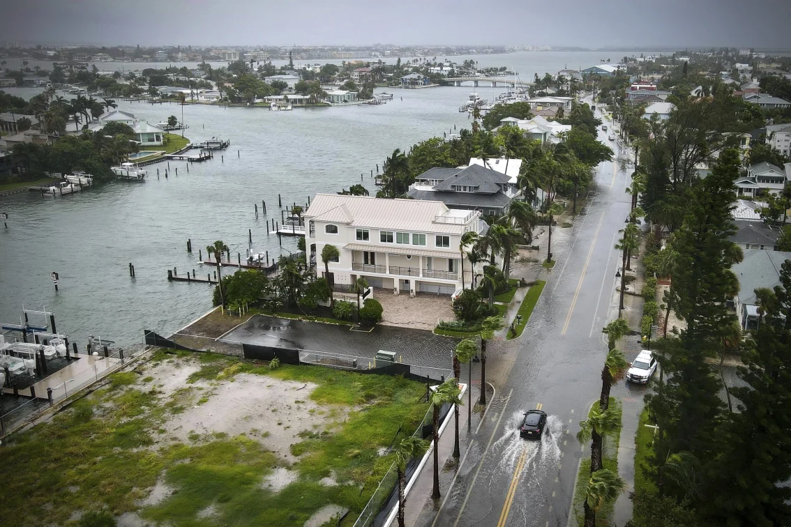 Huracán Debby llevará aguaceros e inundaciones catastróficas a Florida, Georgia y Carolina del Sur
