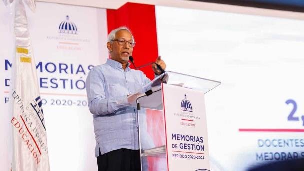 Ministro de Educación exhorta mantener la política educativa para lograr los objetivos