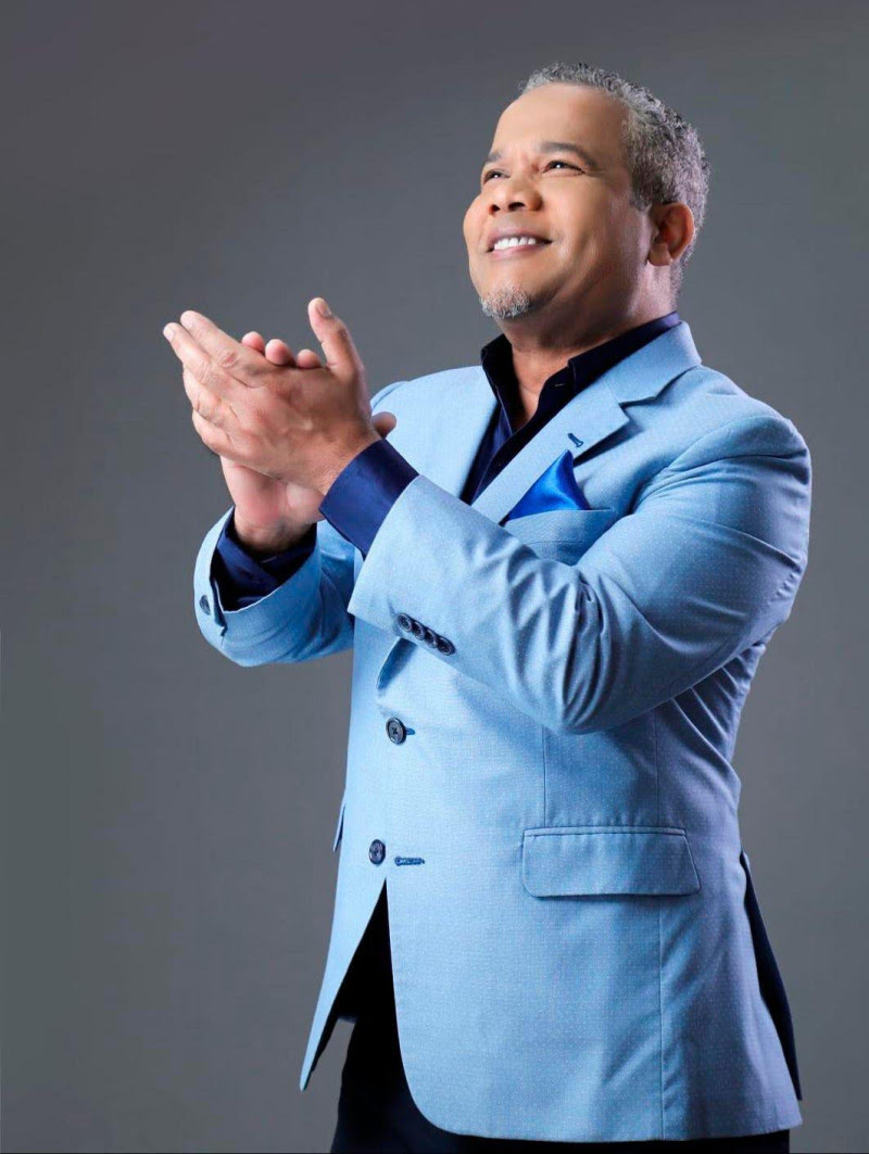 Héctor Acosta pospone concierto por recomendaciones médicas