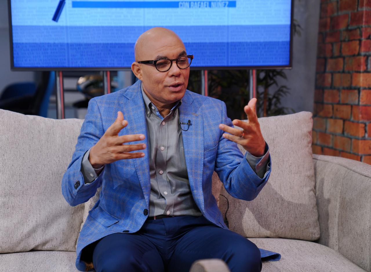 Cristóbal Rodríguez dice hay temas a revisar en la Constitución actual y propuesta de LA aborda algunos