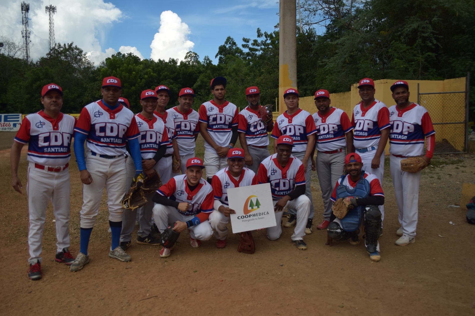 ALS y CDP ganan en apertura Liga Softbol de la Comunicación