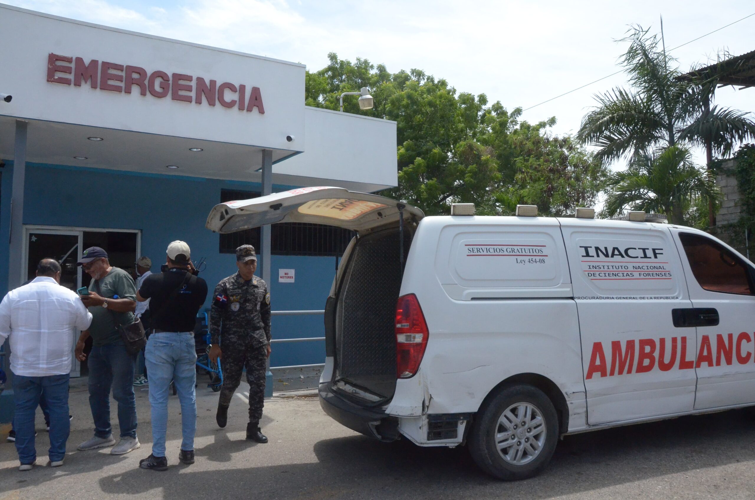 Agentes policiales matan a dos de los presuntos asaltantes del Banreservas en Santiago