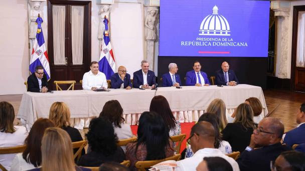 Abinader da seguimiento a curso de proyecto de Reforma Constitucional