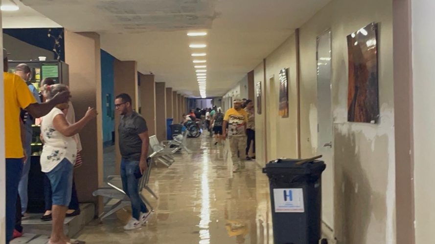 Hospital Cabral y Báez y Estadio Cibao se inundaron con las lluvias de este miércoles