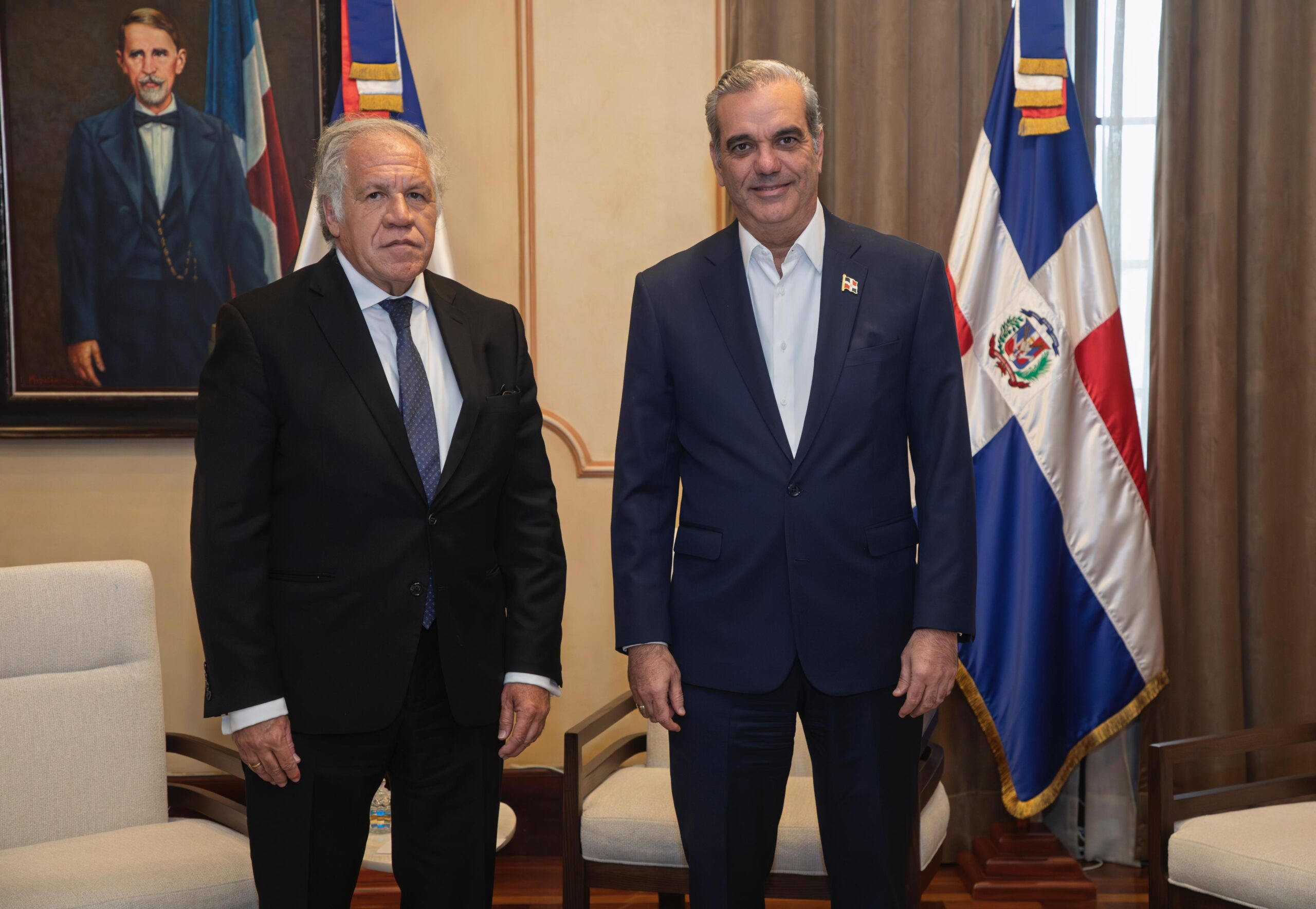 Presidente Abinader recibe al secretario general de la Organización de los Estados Americanos, Luis Almagro