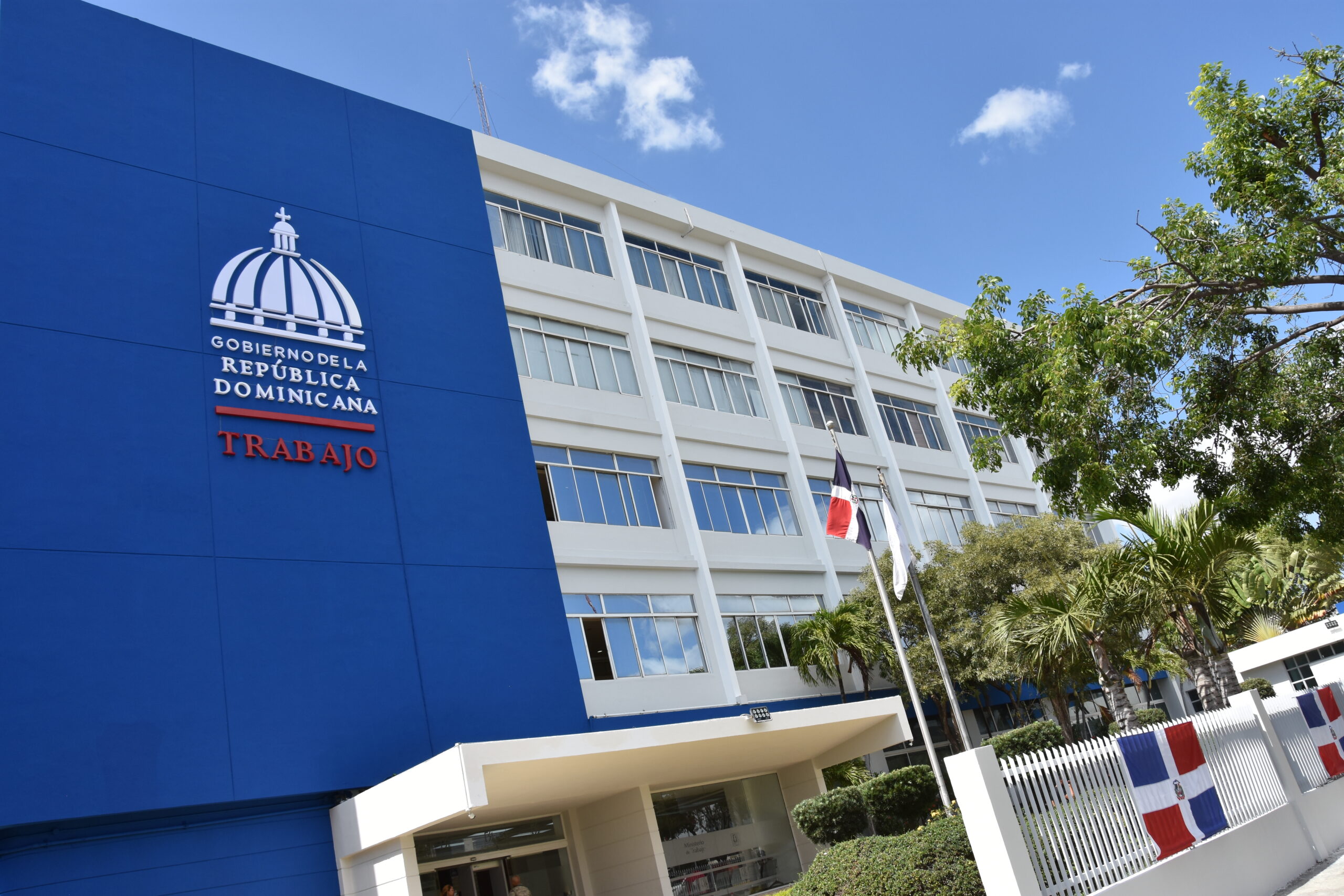 Ministerio de Trabajo reitera feriado “Día de la Constitución” se cambia para el lunes 04