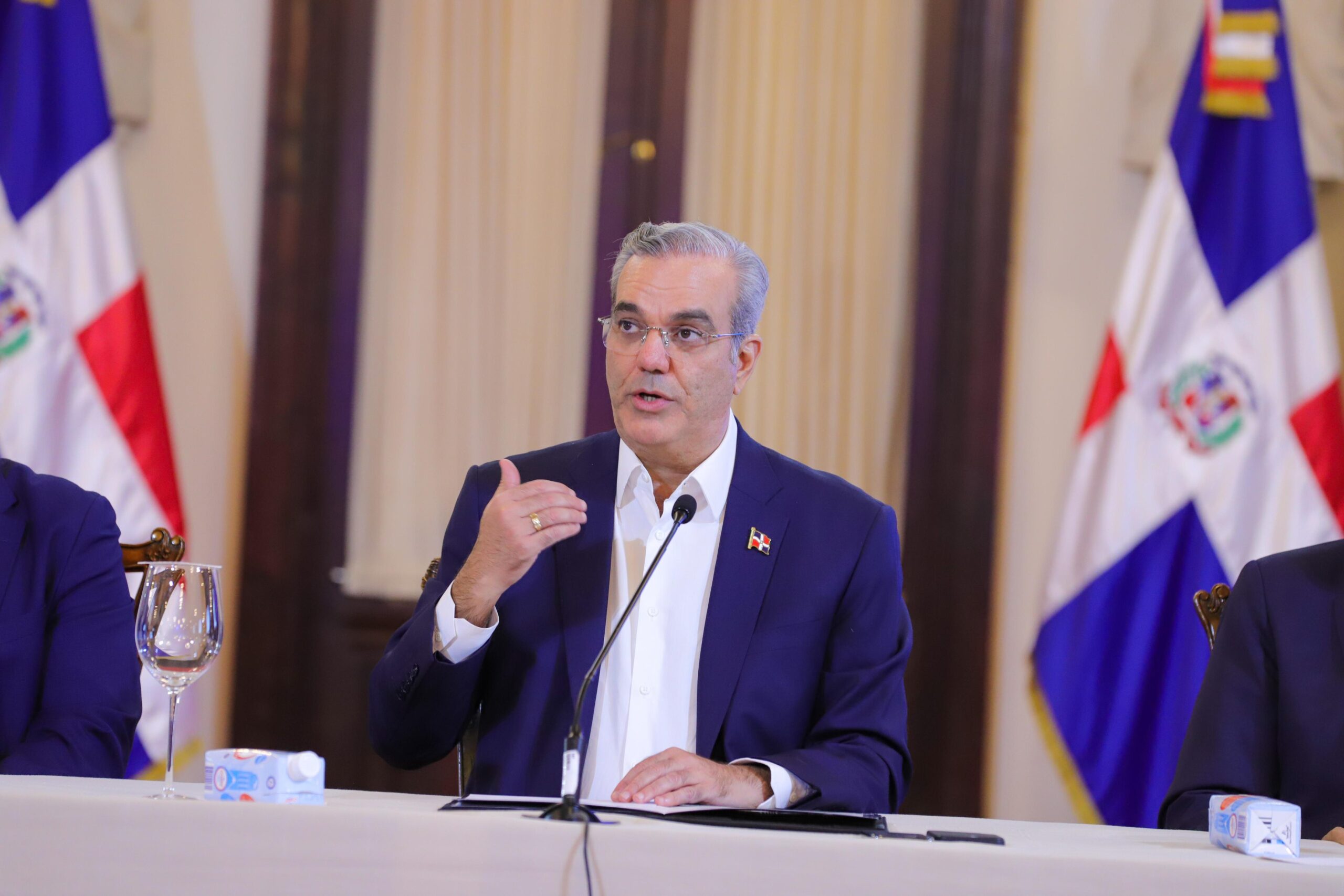Presidente Abinader reitera compromiso en favor de fortalecer la transparencia y reducir corrupción e impunidad
