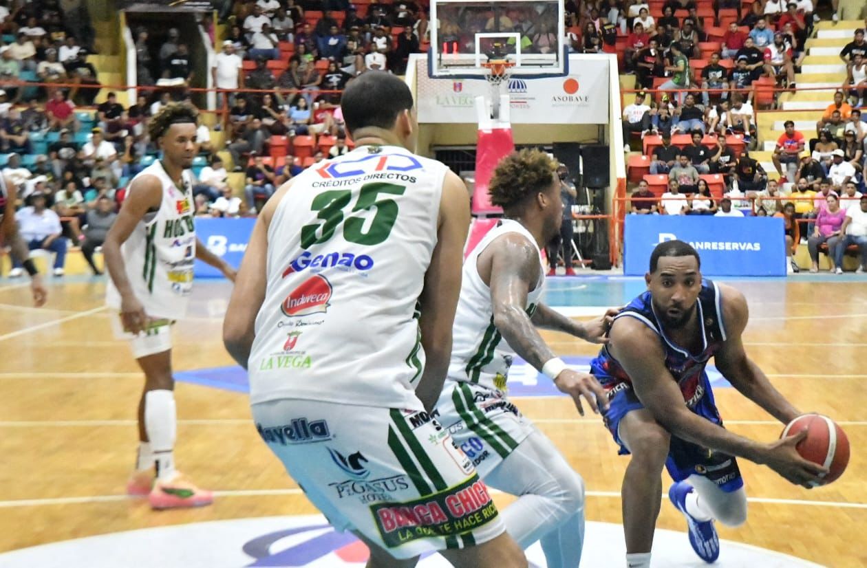 La Matica pica delante en el inicio de serie semi final del Basket Superior de La Vega