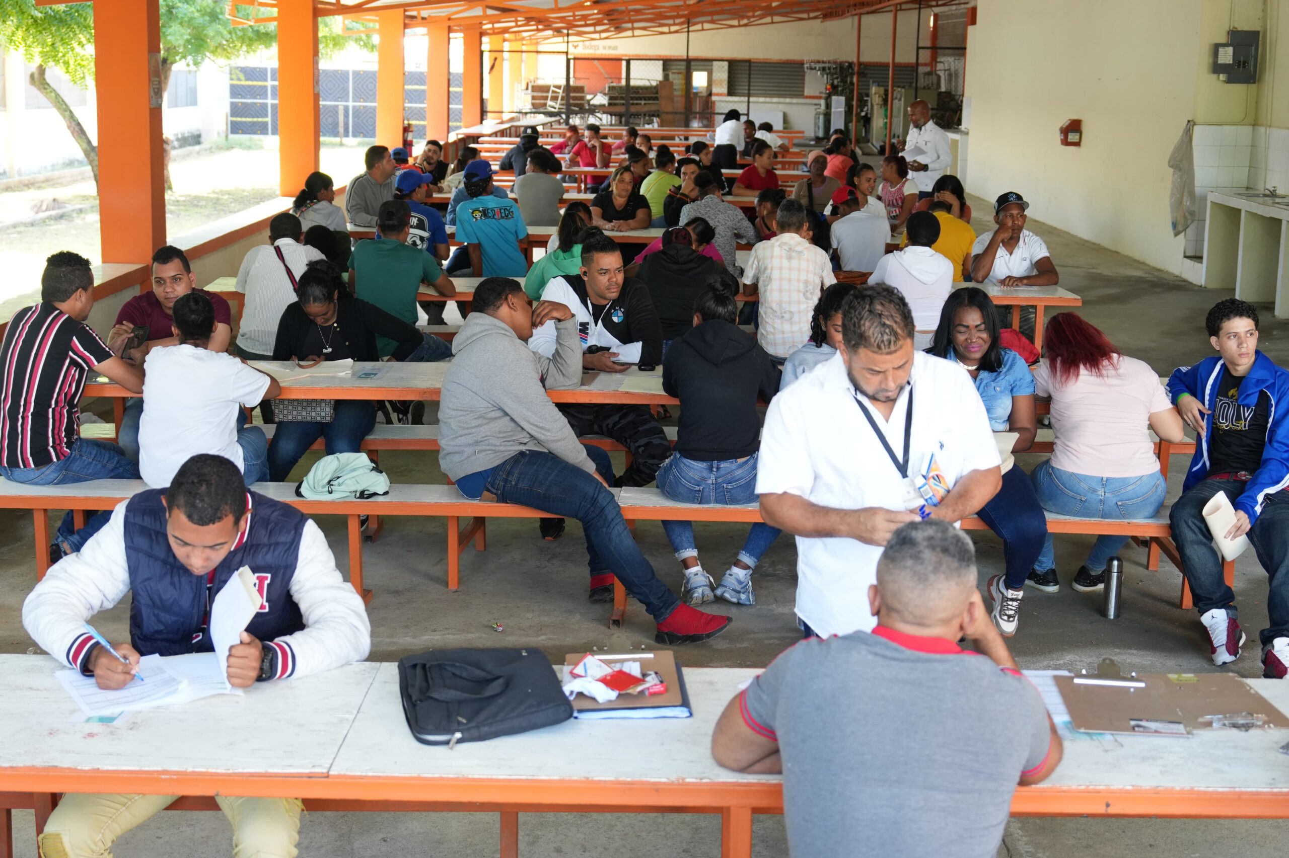 Proindustria realiza Feria de Empleo en la Zona Franca Esperanza
