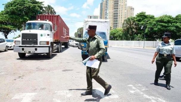 INTRANT prohíbe circulación de vehículos pesados durante feriados de Navidad y Año Nuevo