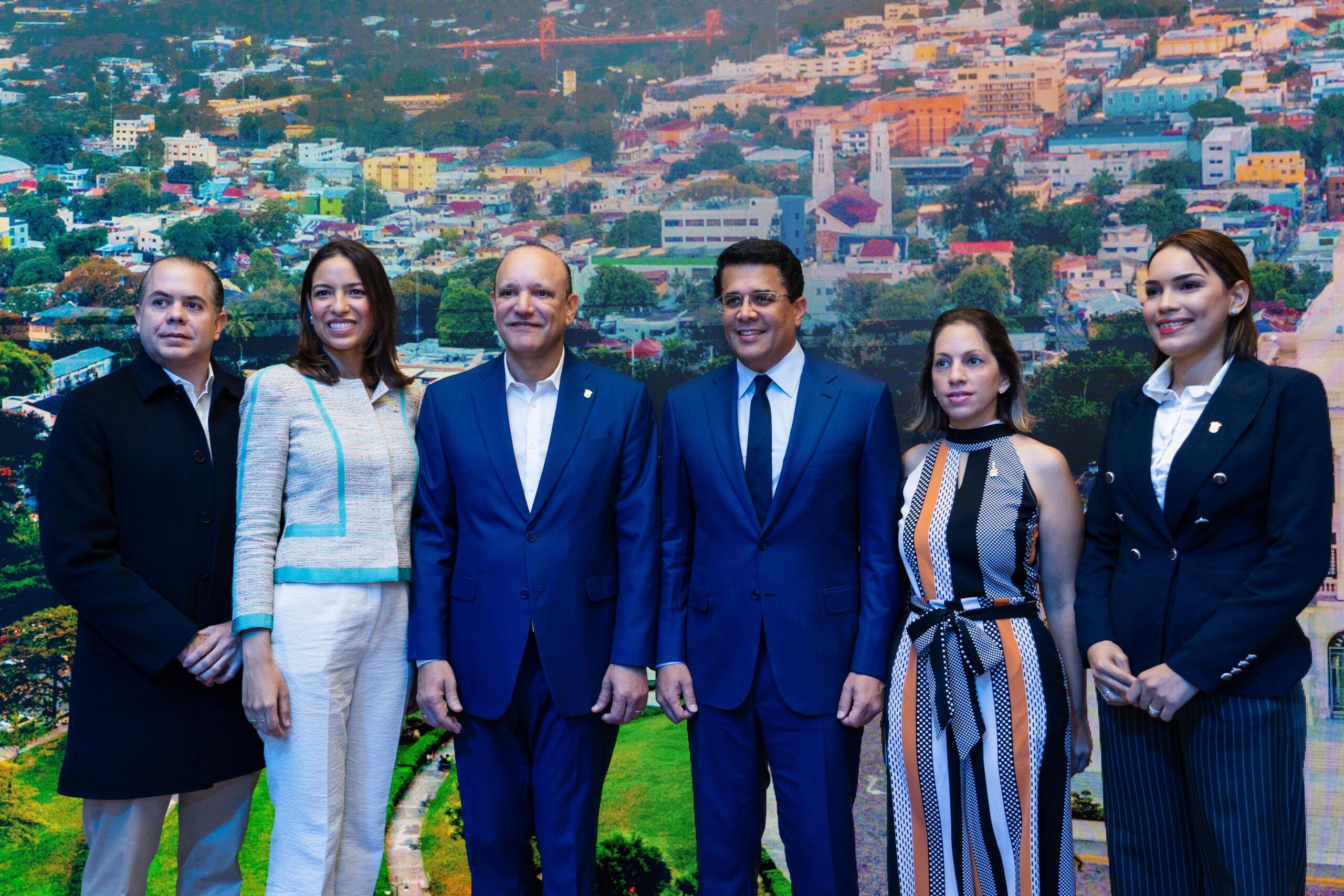 Presentan la «Marca Ciudad Santiago» en el marco de FITUR 2025