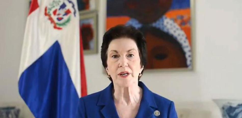 Embajadora Sonia Guzmán califica como normal repatriaciones de dominicanos desde EE.UU