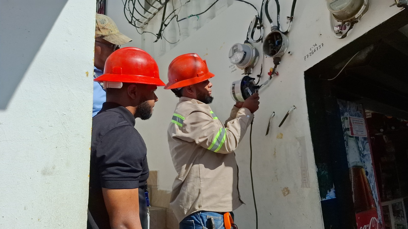 PGASE, junto a Edenorte y la SIE, realizan operativo contra el fraude eléctrico en la zona norte del país