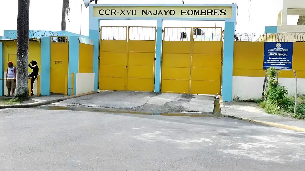 Autoridades persiguen a dos privados de libertad que se fugaron del Centro de Corrección y Rehabilitación Najayo Hombres