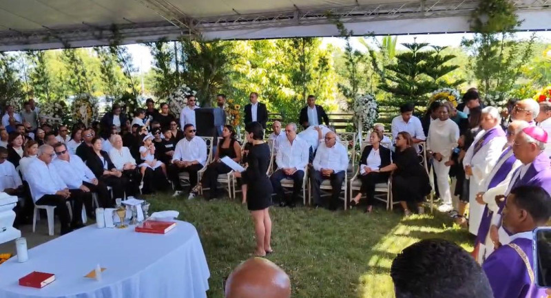 Presidente Abinader asiste a honras fúnebres de la gobernadora de Montecristi, Nelsy Cruz
