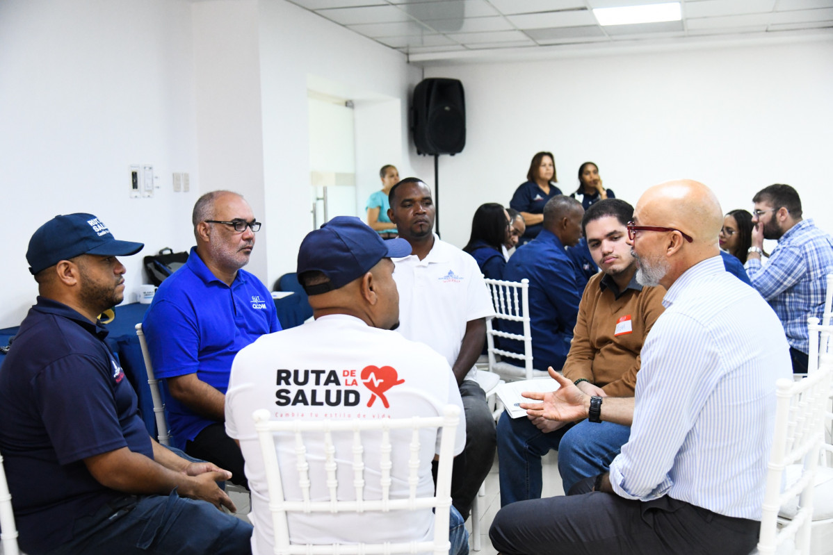 Ministerio de Salud realiza encuentro de intervención psicológica a personal que respondió a la tragedia en el Jet Set