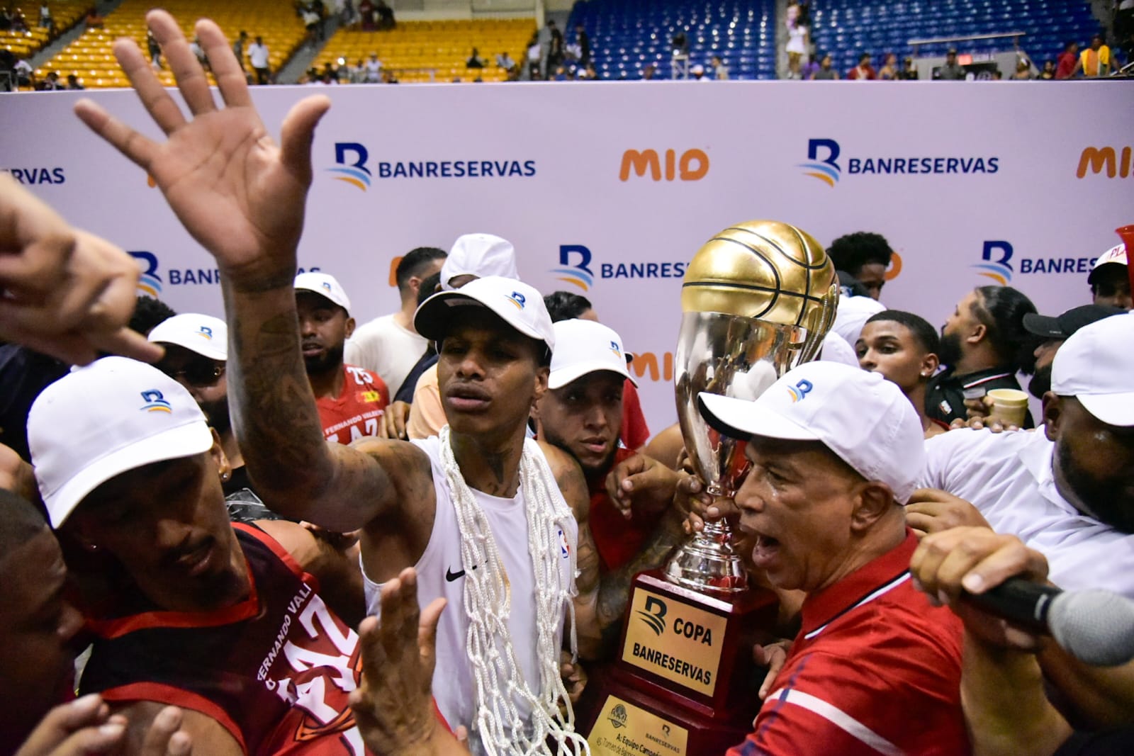 Plaza Valerio se impone en el juego siete y se alza con la Copa Banreservas en el torneo de Baloncesto Superior de Santiago