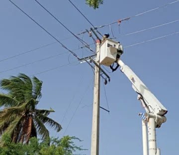 Edesur concluye instalación de 21 kilómetros de conductores para red eléctrica en Pedernales