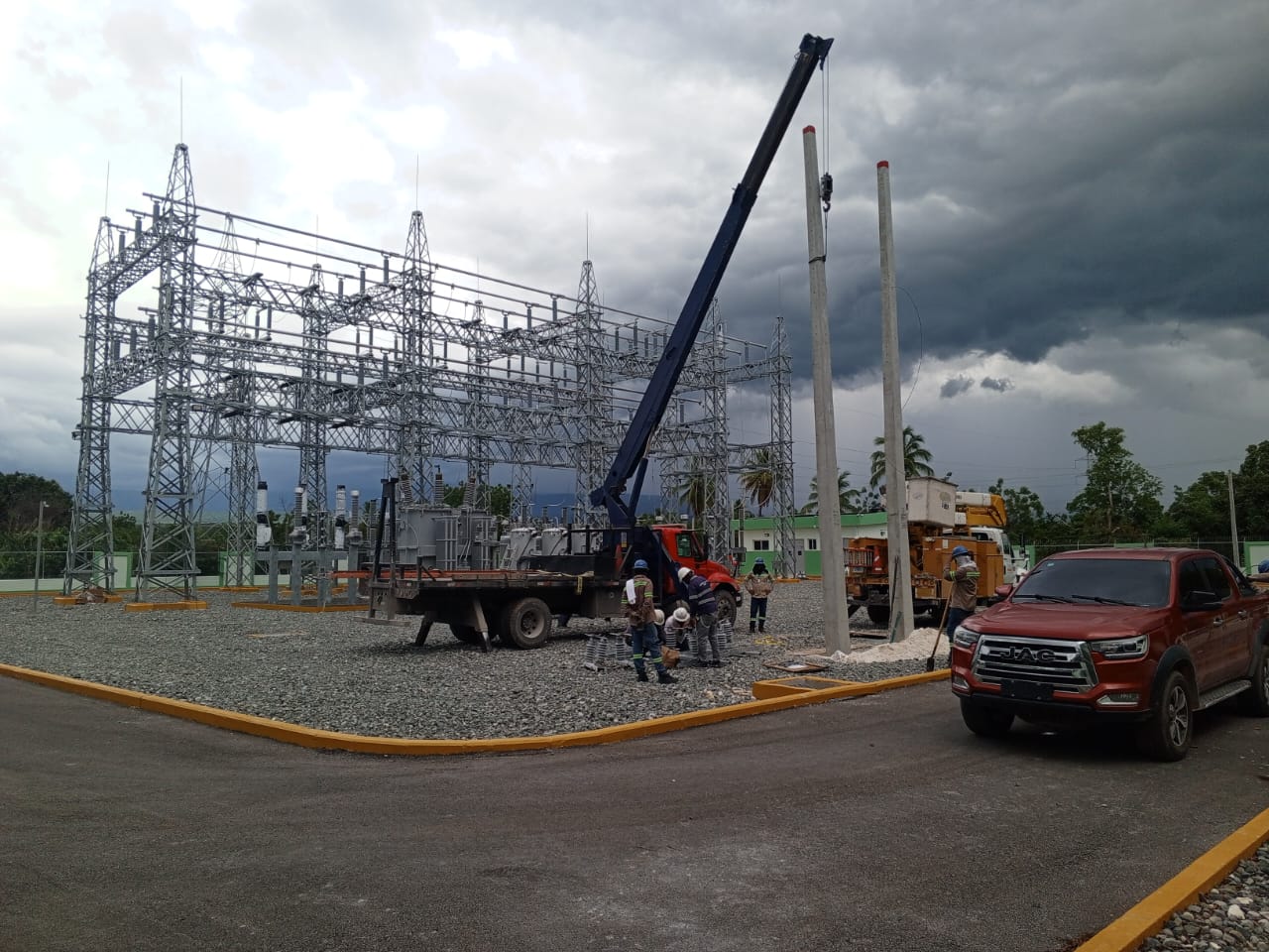 Edesur intensifica este lunes estructuración de la red eléctrica como parte de construcción de subestación de Pedernales