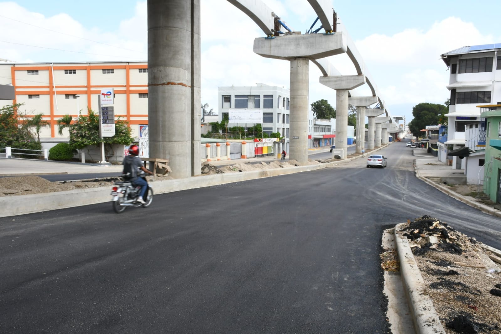 Reabren tramo de la avenida 27 de Febrero en Santiago cerrado por construcción del monorriel
