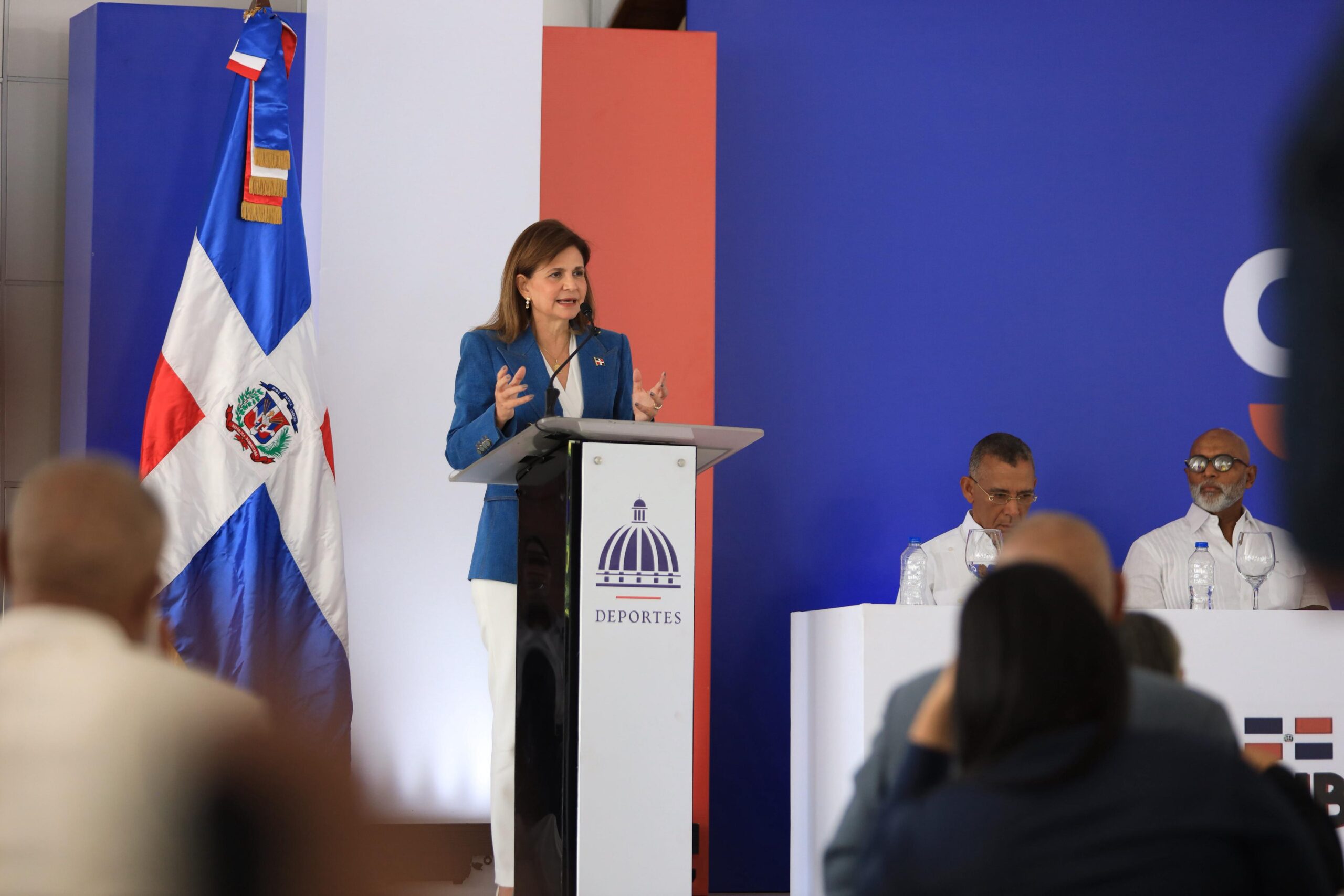 Raquel Peña reafirma respaldo del Gobierno a los clubes deportivos durante la celebración del Día Nacional de los Clubes