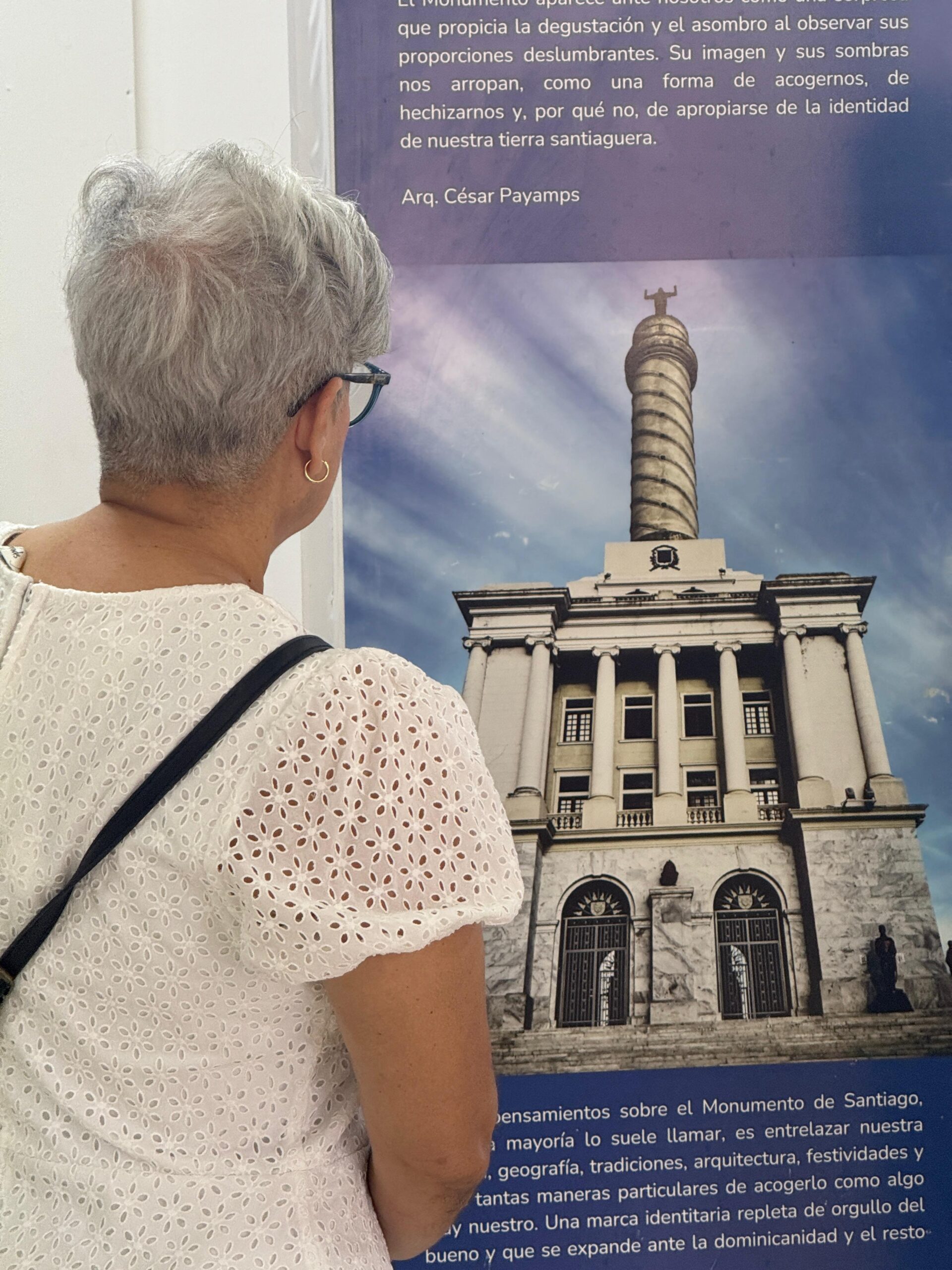La exposición “80 años: Una historia del Monumento a los Héroes de la Restauración” llega a la UASD Recinto Santiago