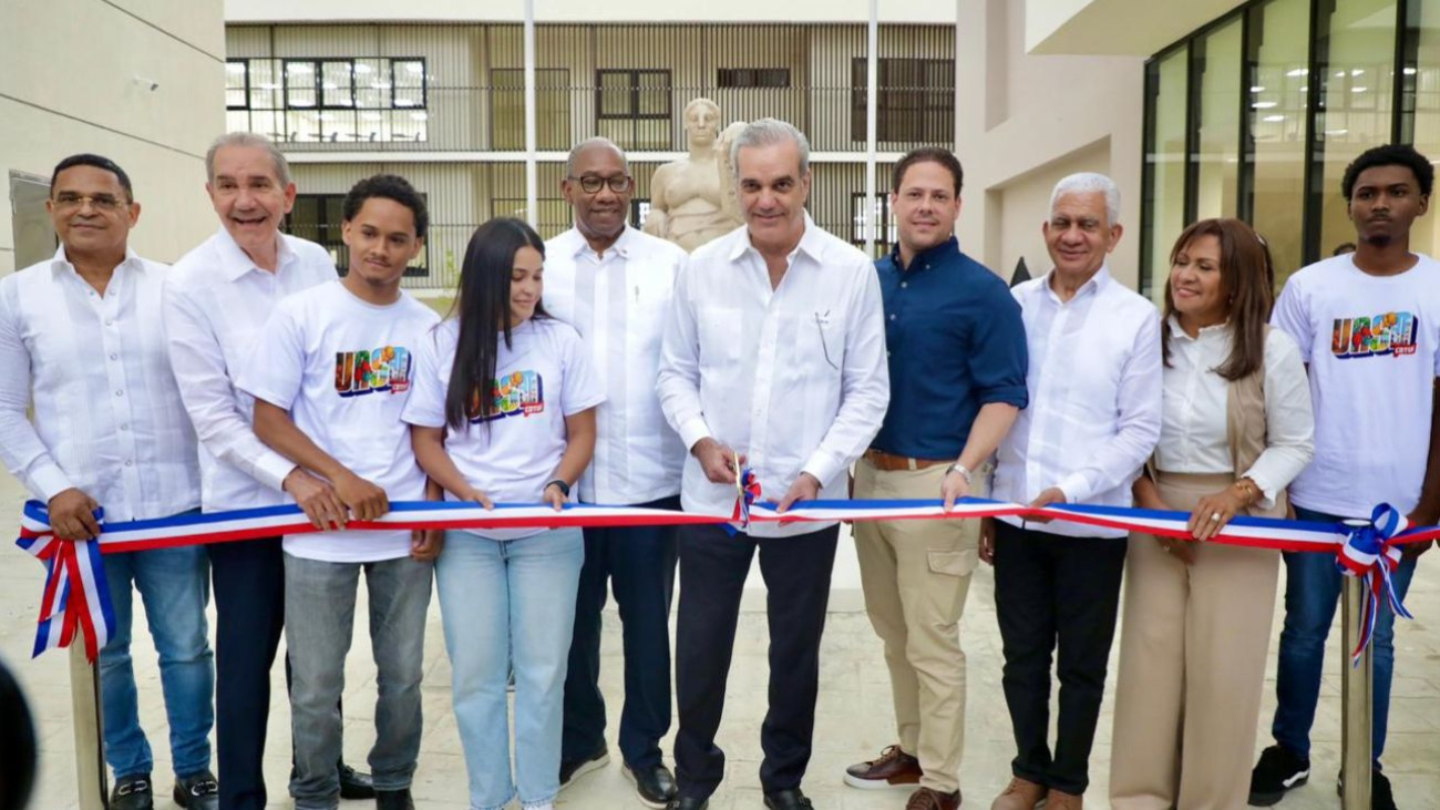 Presidente Abinader inaugura Centro Universitario Regional UASD-Cotuí con 29 aulas; ya suman cuatro los entregados a través del MIVED