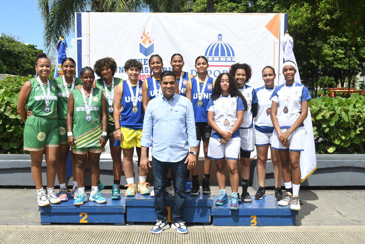 UCNE e ISFODOSU campeones de voleibol playero en los Juegos Universitarios