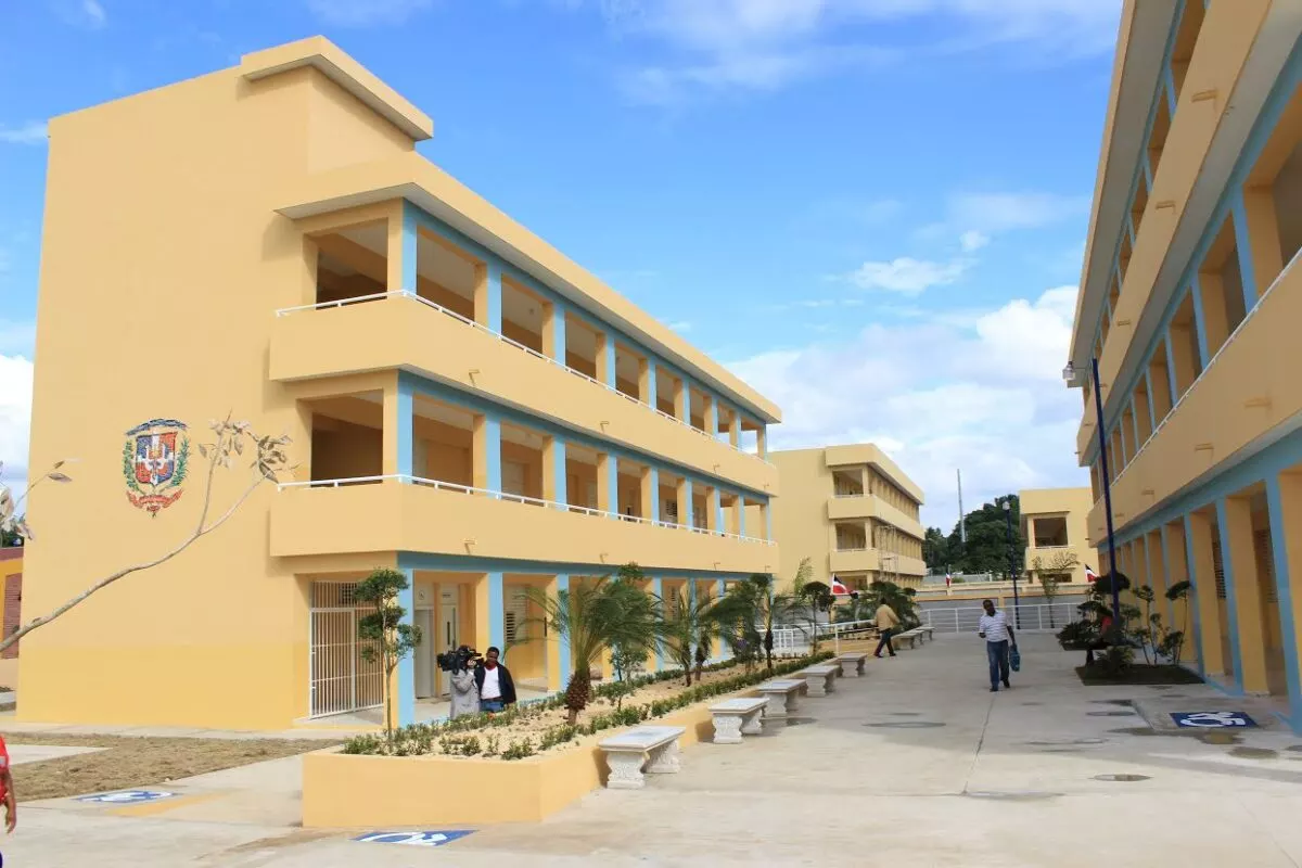 Ministerio de Educación llama a reanudar la docencia en provincias en alerta verde y amarilla