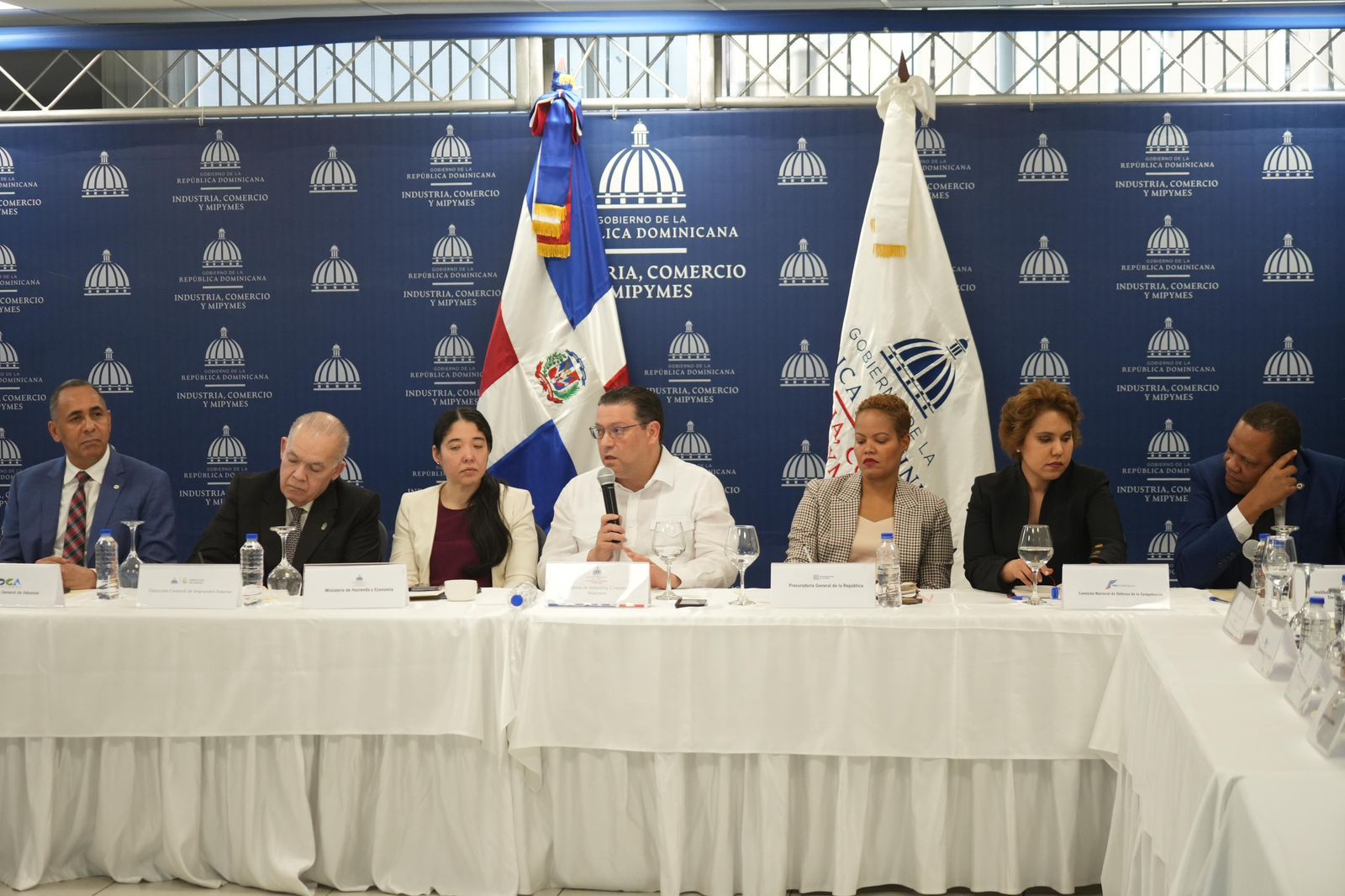 Yayo impulsa formalización en la mesa de ilícitos