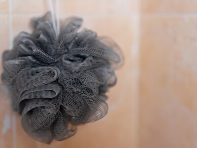 Esponjas de baño loofah y su daño en la piel