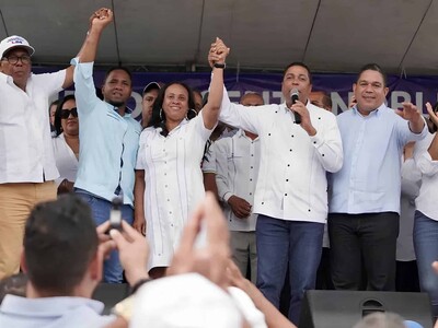 Exalcaldesa de Vicente Noble recibe pensión de RD$50,000