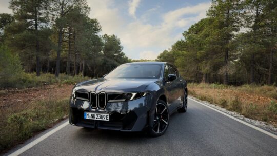 Hay una empresa que sigue empeñada en salvar al cambio de marchas manual cueste lo que cueste: BMW